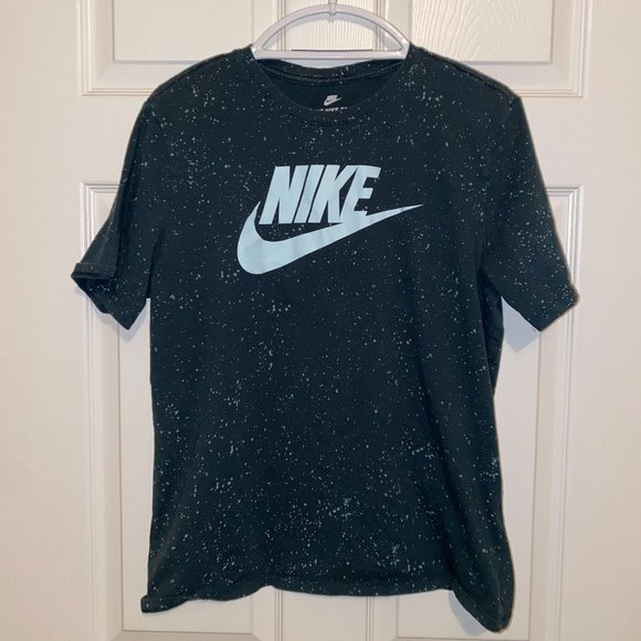 Nike shirt - Picture 1 of 2